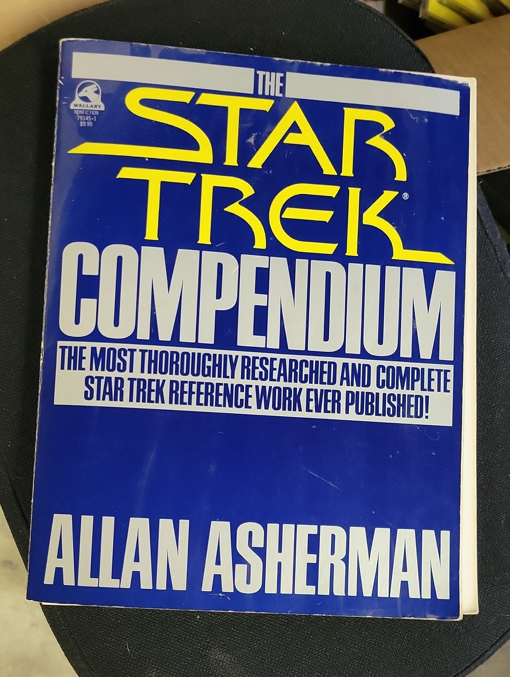 The Star Trek Compendium Book- Vintange